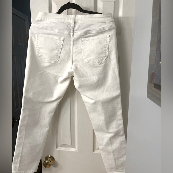 Gap Girlfriend White Jeans - Picture 2 of 7